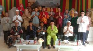 Ketua Umum MUI Bintan KH. Ali Ahmadi bersama Pengurus MUI Kecamatan Tambelan, Kamis (28/12/2023).