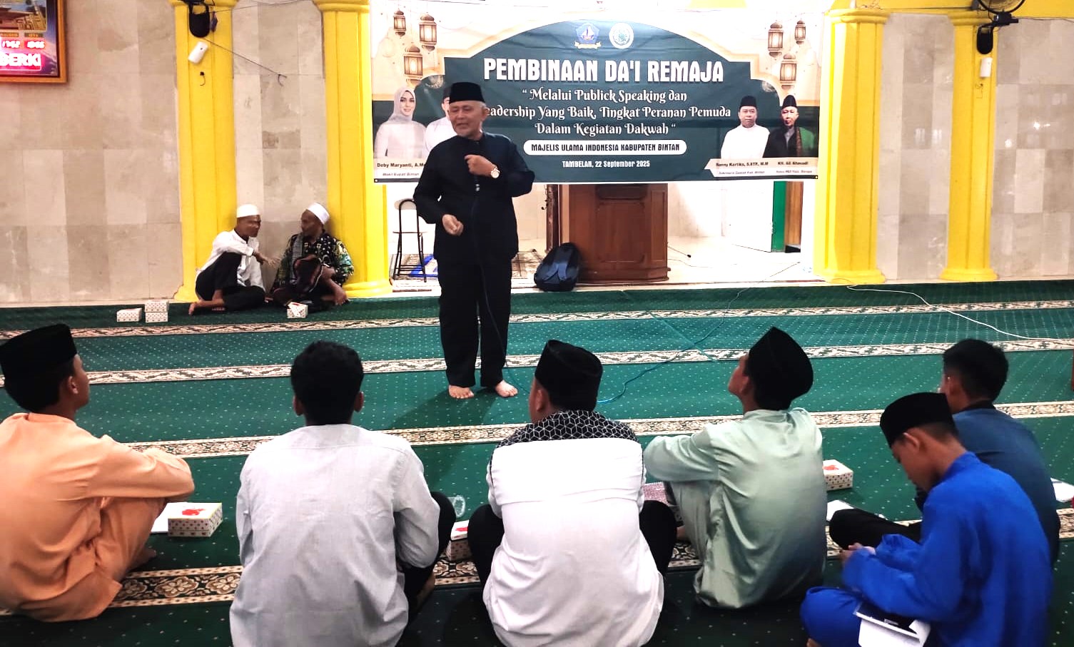 Da’i Remaja Tambelan Dilatih Public Speaking